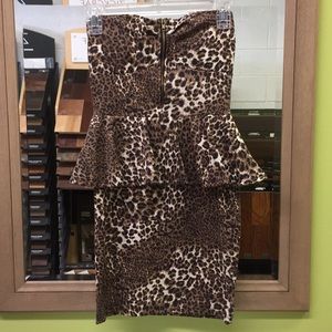 Leopard print zipper dress.